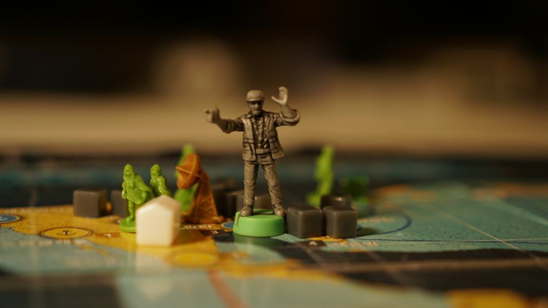 detective solving puzzle